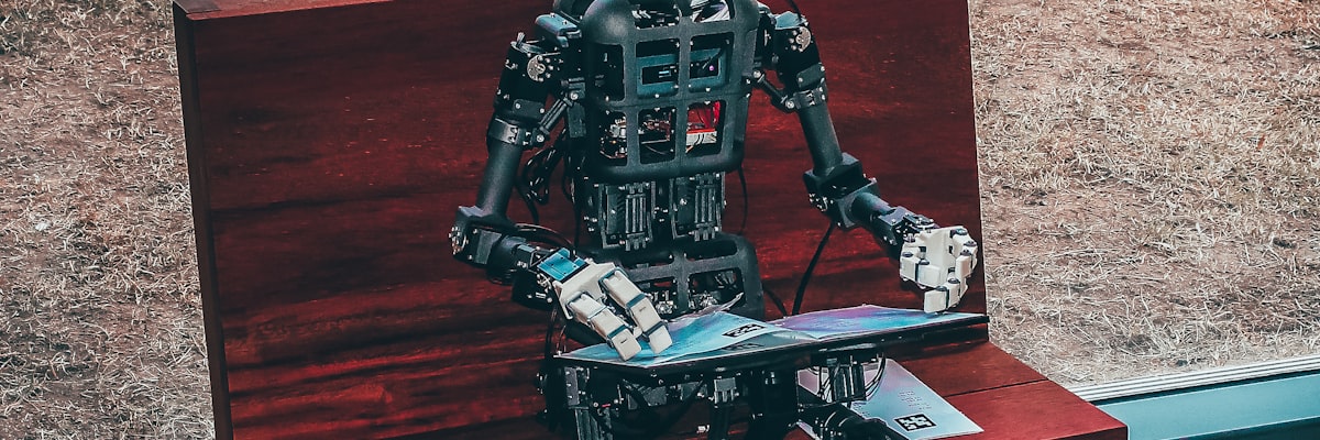 最新智能科技趋势文章配图 - 人工智能与大数据分析可视化